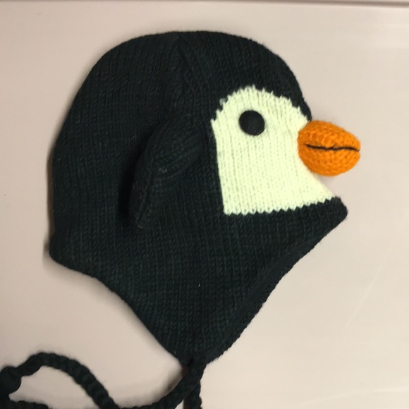 Women penguin hat. - Picture 3 of 5